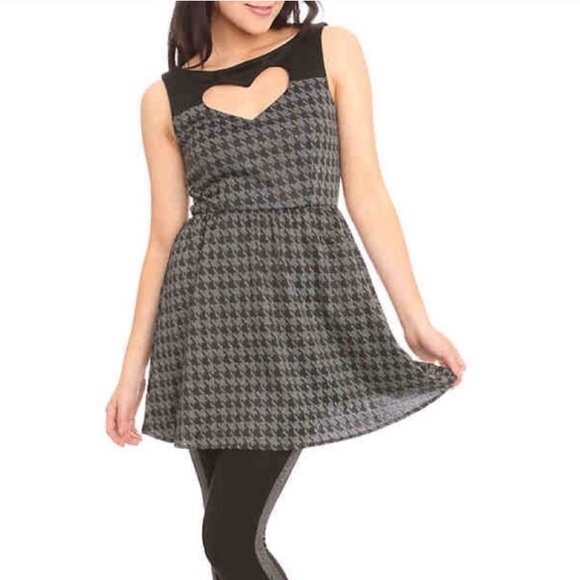 Hot Topic Dresses & Skirts - Houndstooth Heart Dress